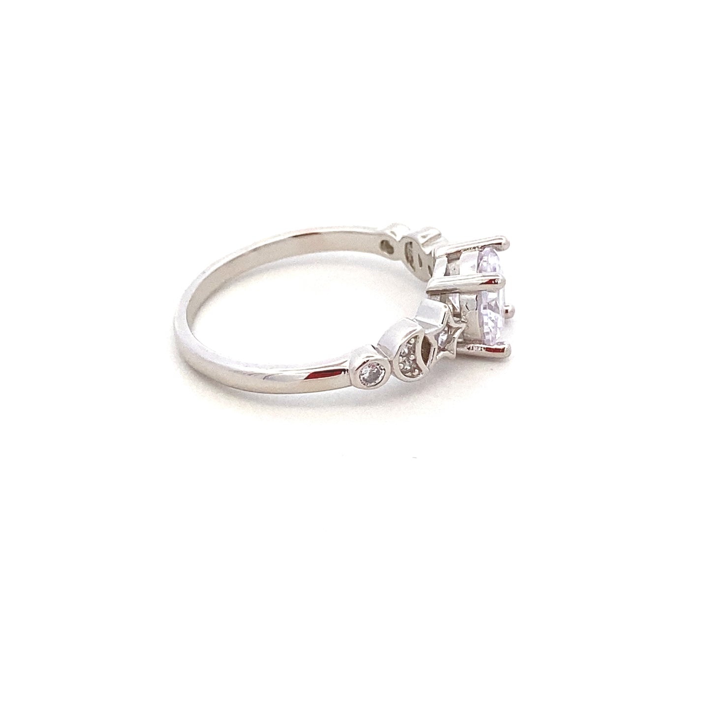 R64518 4PRNG RND CZ W/CZ STAR,MOON ON SIDES R