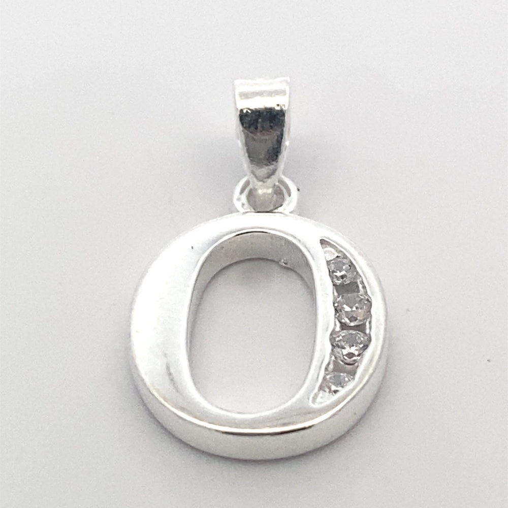 
                      
                        C4231 LETTER O W/CZ
                      
                    