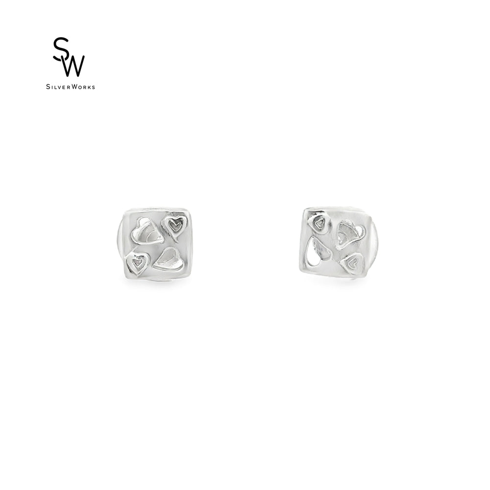 E5620 PLAIN SQUARE WITH HEART EARRING STUD
