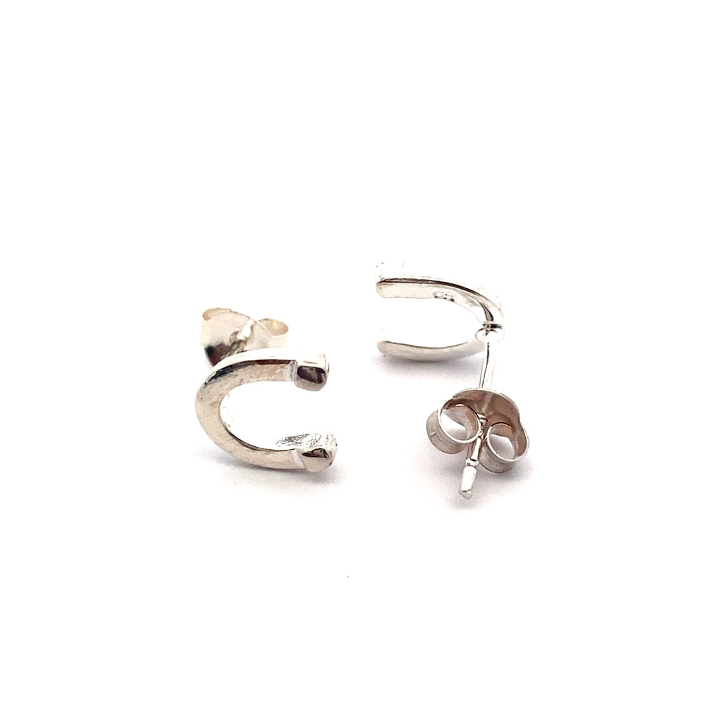E7358 PLAIN POLISH HORSESHOE STUD 0.9G