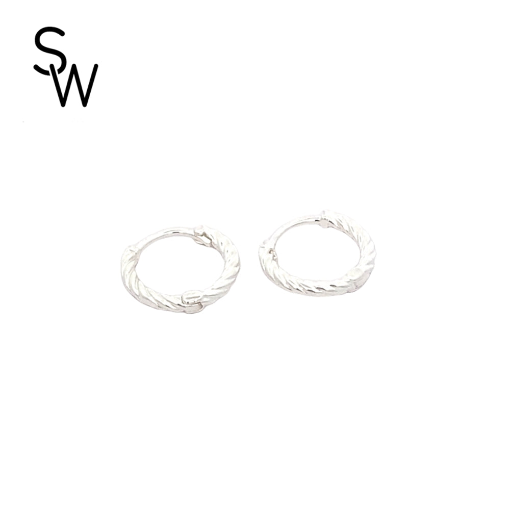 
                      
                        E7652 TWISTED HUGGIES 13MM SE 1.62G
                      
                    