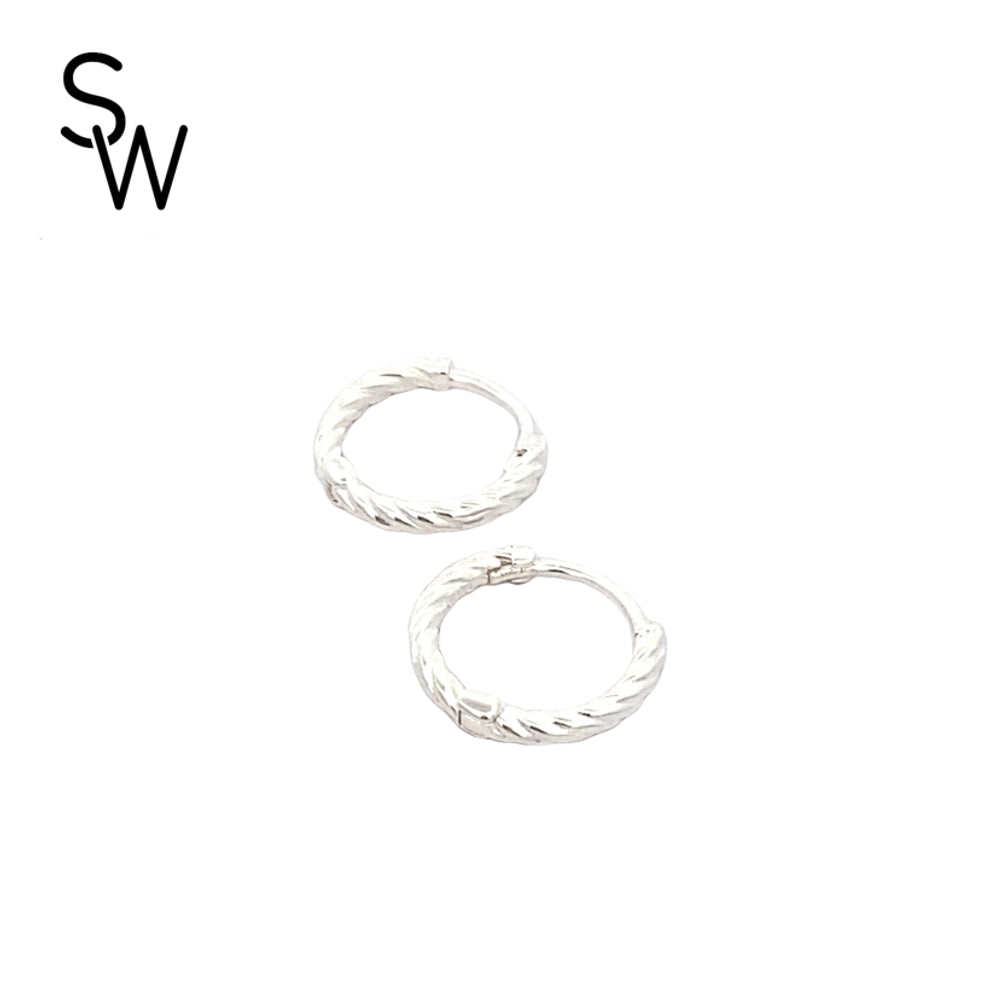 
                      
                        E7652 TWISTED HUGGIES 13MM SE 1.62G
                      
                    