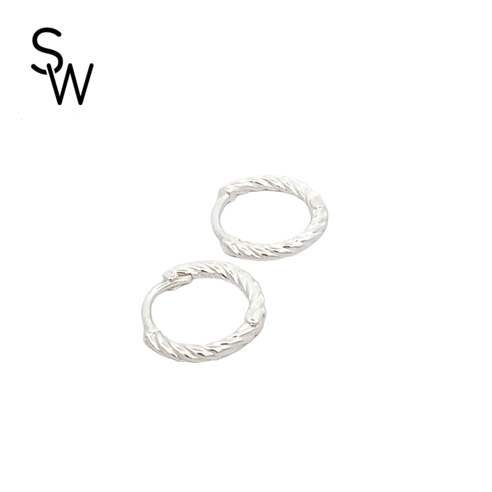 
                      
                        E7652 TWISTED HUGGIES 13MM SE 1.62G
                      
                    