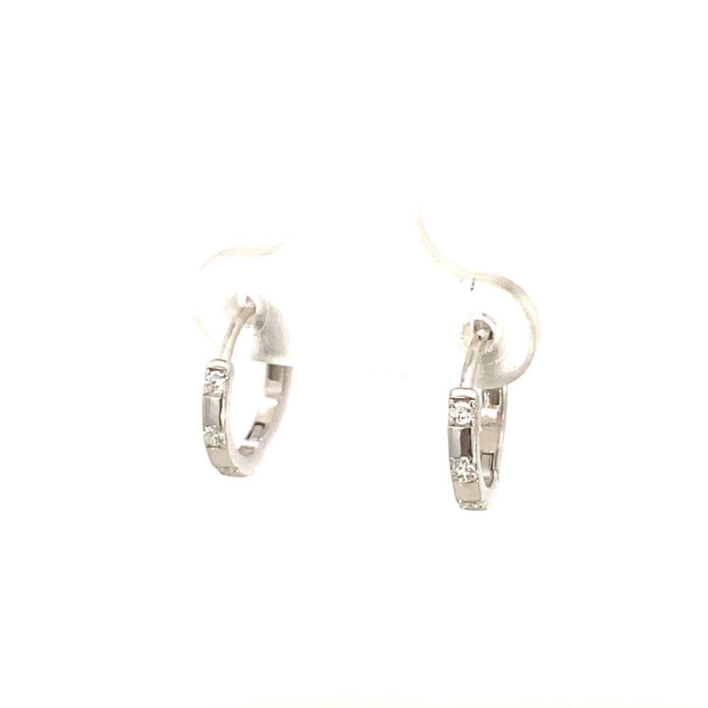E7802 ALT CZ PATTERNED RHODIUM HUGGIE EARRING 1.50G