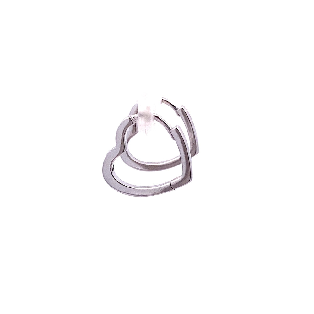 
                      
                        E8037 SILVER MID OPEN HEART SHPD CLIP ON EARRNG 2.17G
                      
                    