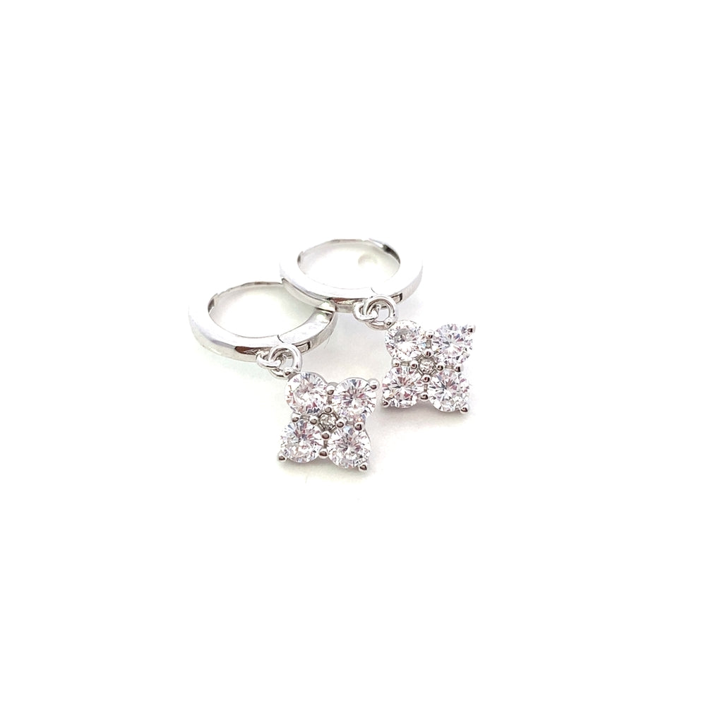 E8039 SILVER 8MM FULL CZ CLOVER LEAF DANGLING HGGIES EARRNG 1.78G