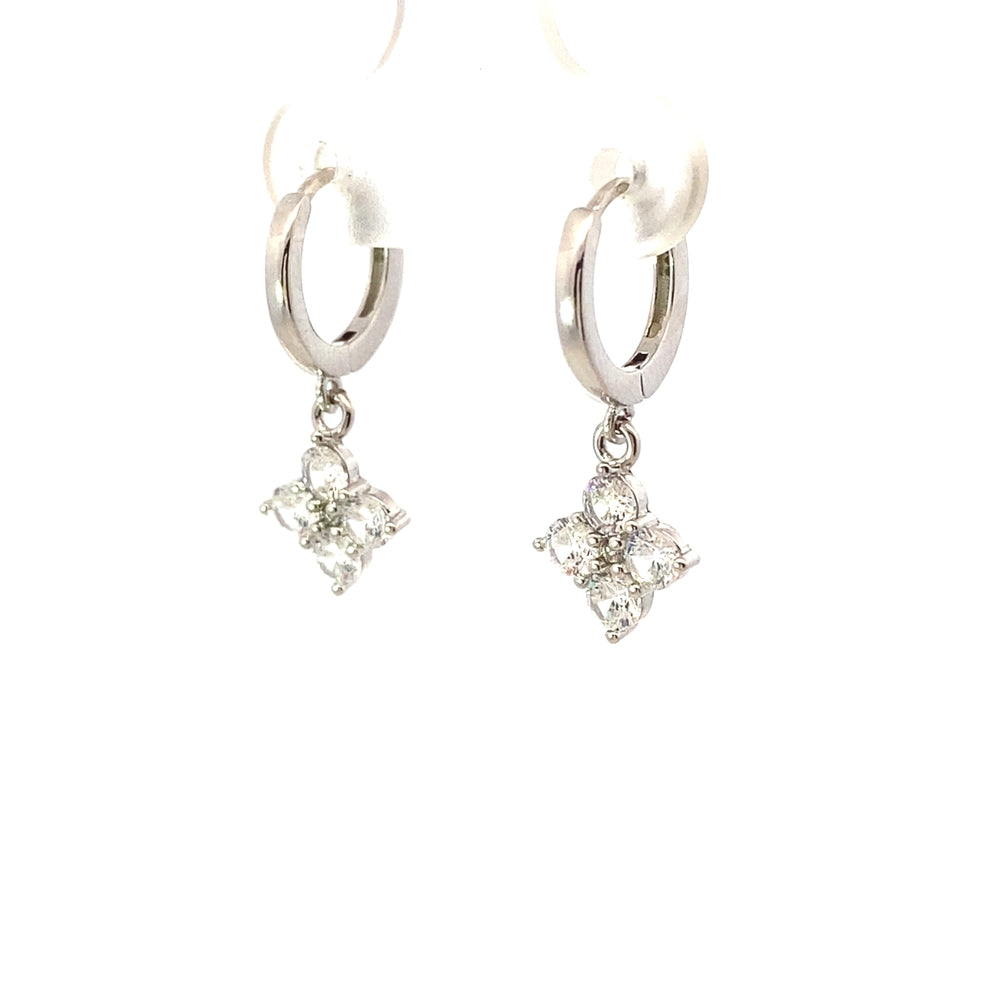 
                      
                        E8039 SILVER 8MM FULL CZ CLOVER LEAF DANGLING HGGIES EARRNG 1.78G
                      
                    