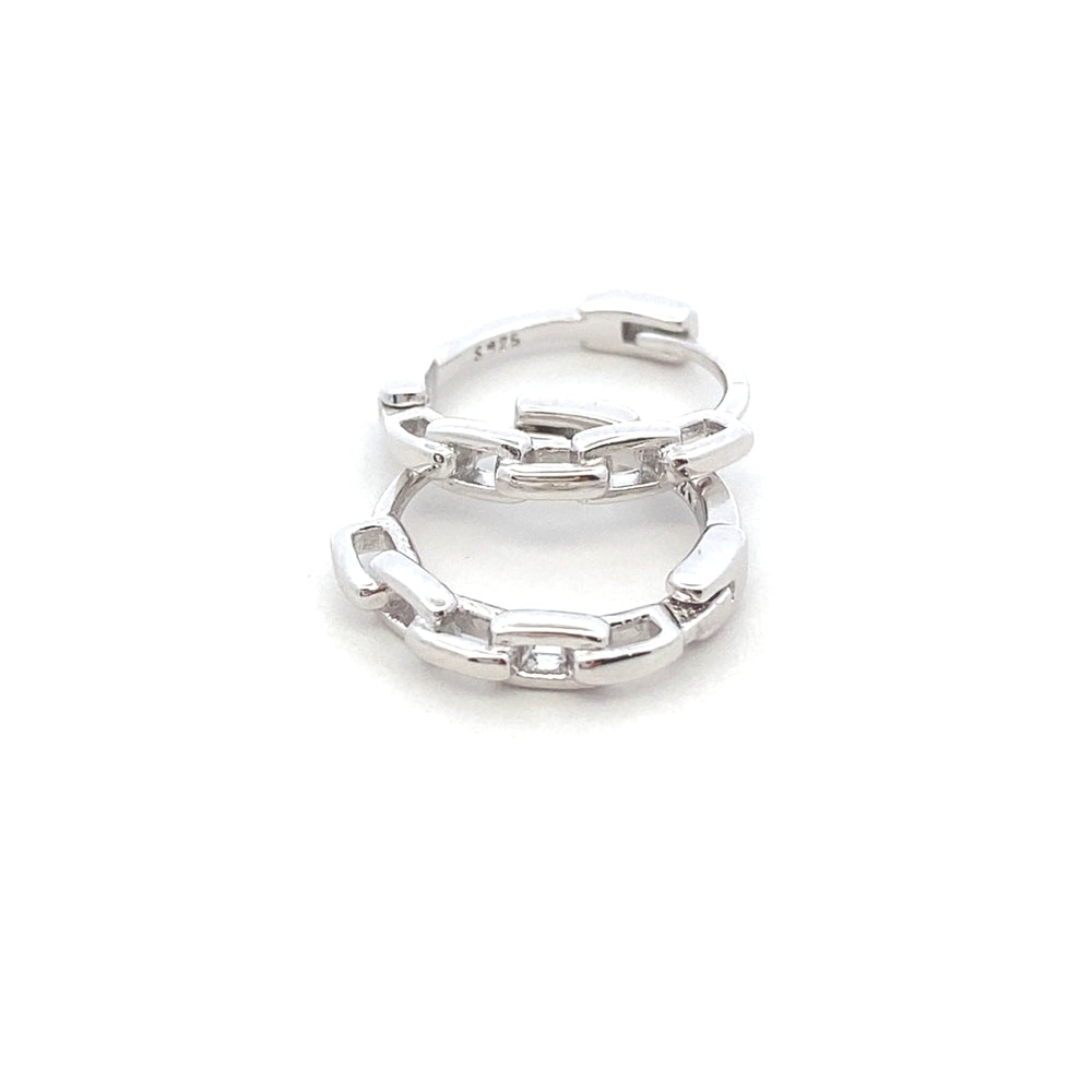 
                      
                        E8042 SILVER HLFEARRNG PTTRND PLAIN CHAIN HOOP 1.5G
                      
                    
