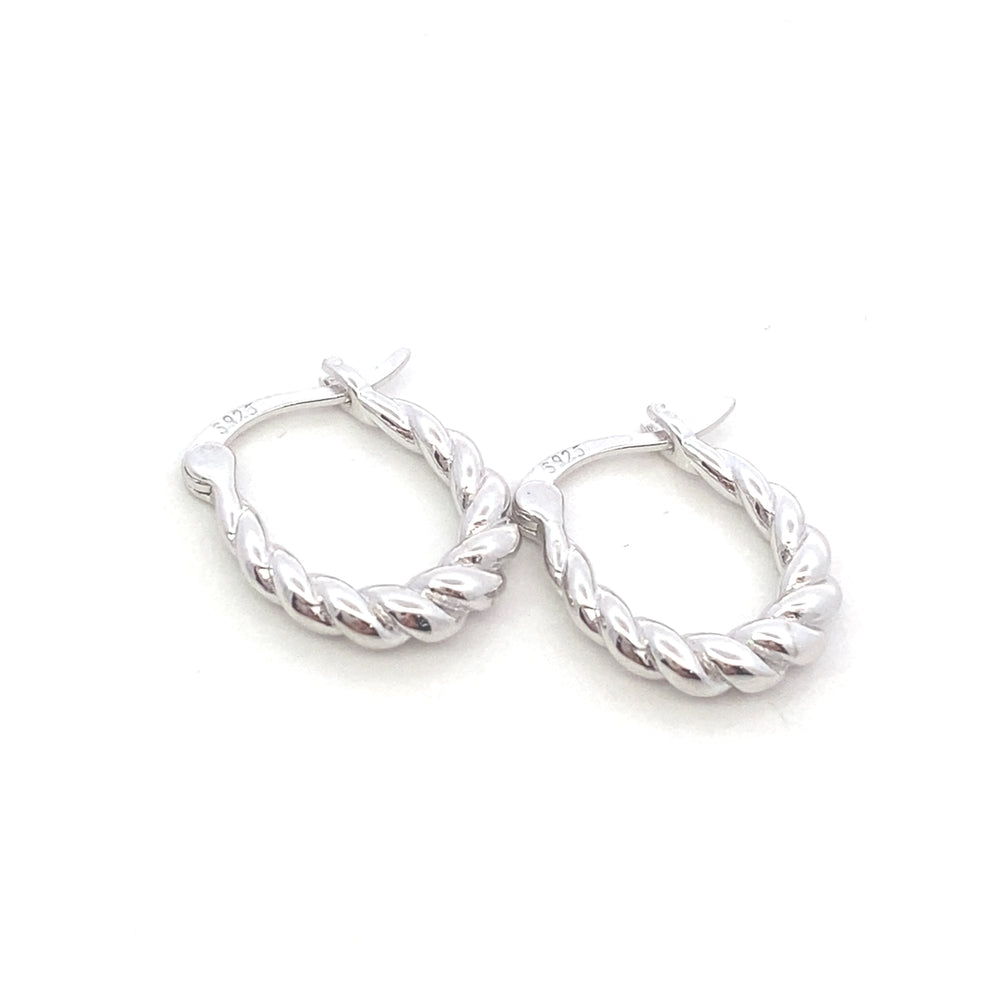 
                      
                        E8043 SILVER CREOLE FULL TWISTED EARRNG 2.67G
                      
                    