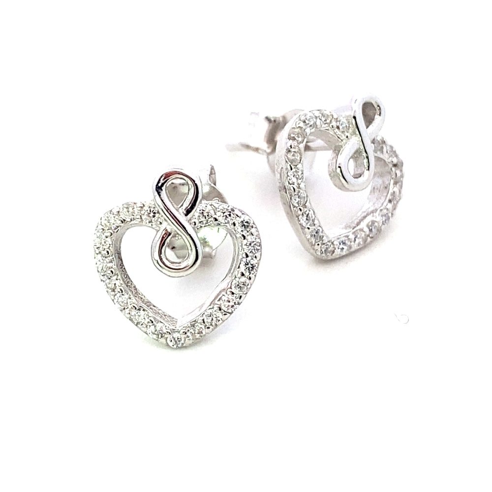 
                      
                        E8049 SILVER MID OPEN HEART FULLSIDE CZ MID TOP INFNTY SIGN STUD 1.41G
                      
                    