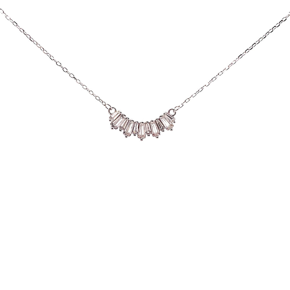 
                      
                        N5253 SILVER 18IN+2IN CHAIN CRVD EMERALD CUT CZ PENDANT 1.91G
                      
                    