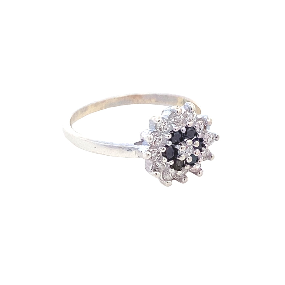 
                      
                        R58407 FLOWER ROSITAS RING W/ BLCK BAZEL
                      
                    