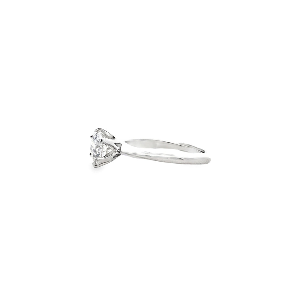 
                      
                        R6695 SILVER 6.5MM RND 1CRT MOISSNITE ADJUSTABLE RING 1.96G
                      
                    
