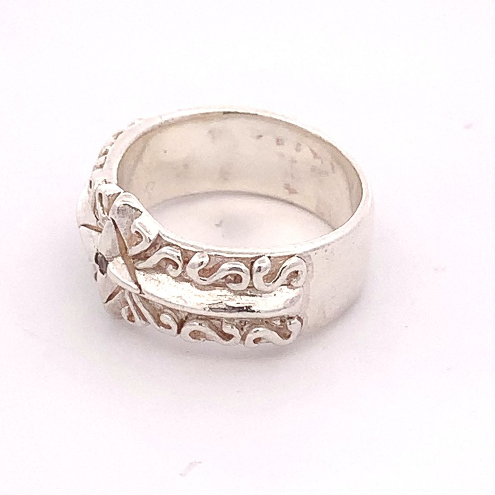 
                      
                        R3893 BAND WITH CZ STAR R
                      
                    