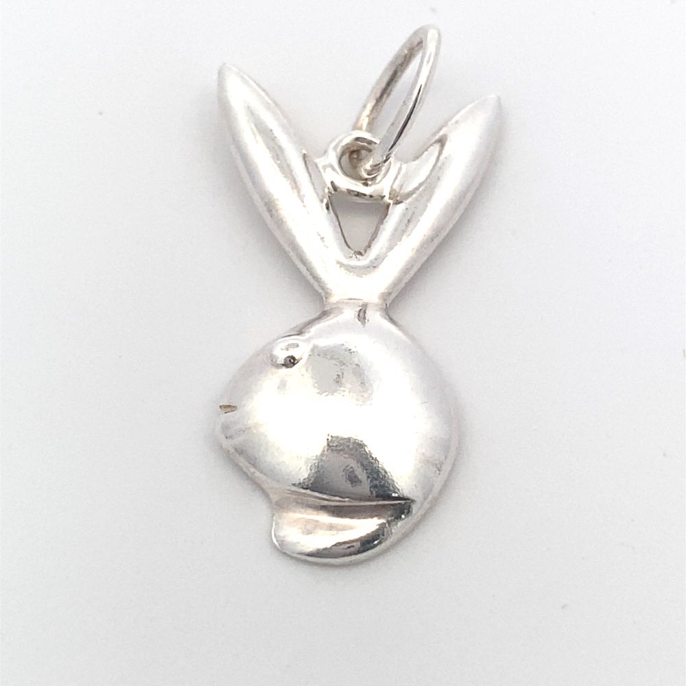 
                      
                        C3741 PLAIN PLAYBOY PENDANT
                      
                    