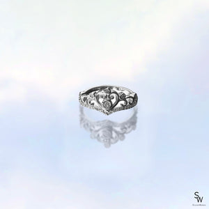 
                
                    Load image into Gallery viewer, Amelia Crown 925 Sterling Silver Ring Philippines | Silverworks
                
            